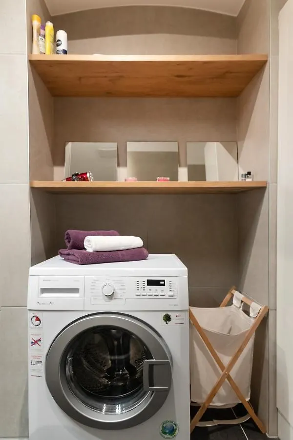 New, Stylish, Bright, Cozy And Central Apartment In Quiet Area Wien