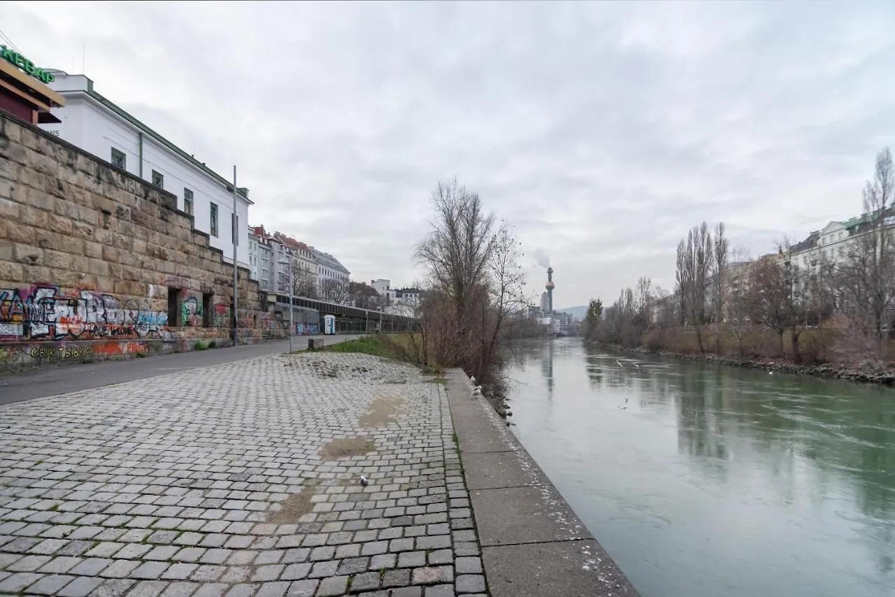 New, Stylish, Bright, Cozy And Central Apartment In Quiet Area Vienna Austria